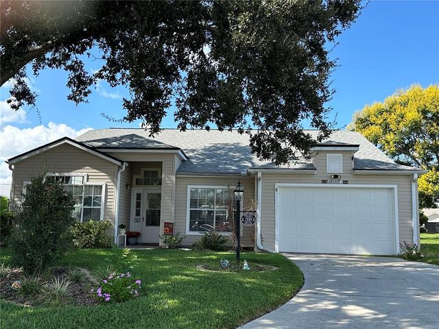 Listing photograph of 25313 Jasmine Court in Leesburg.